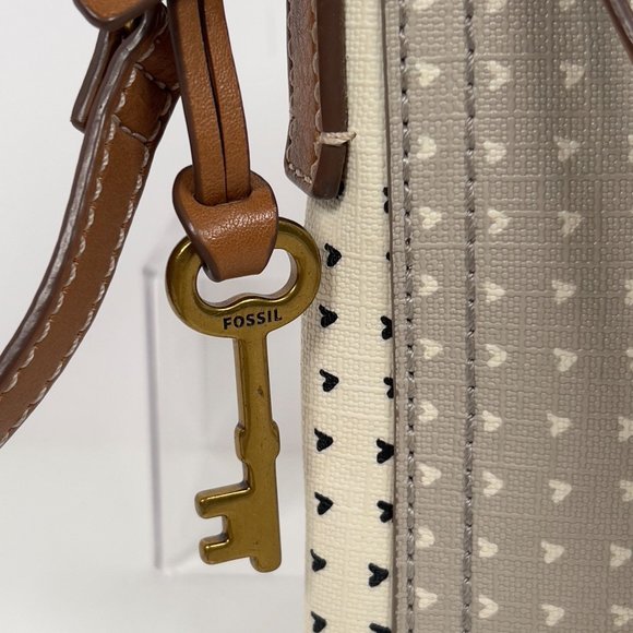 Fossil Emma Crossbody Grey White Hearts Handbag 10 x 8 Purse‎ - Picture 7 of 16